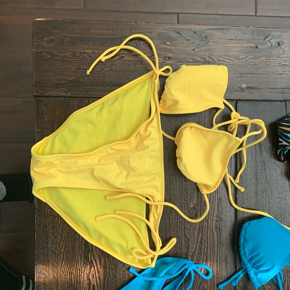 Bathing suits - Picture 2 of 7